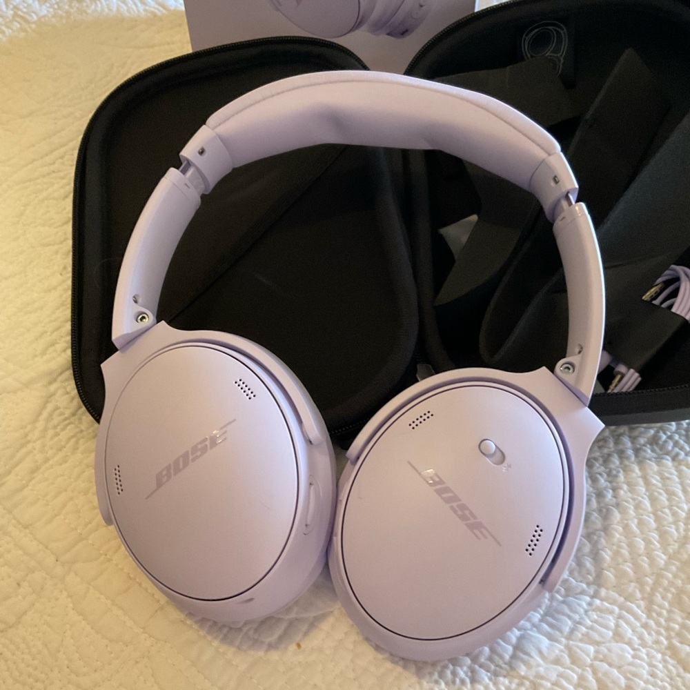 Bose Pastel Purple Quiet Comfort Wireless Headphones NEW